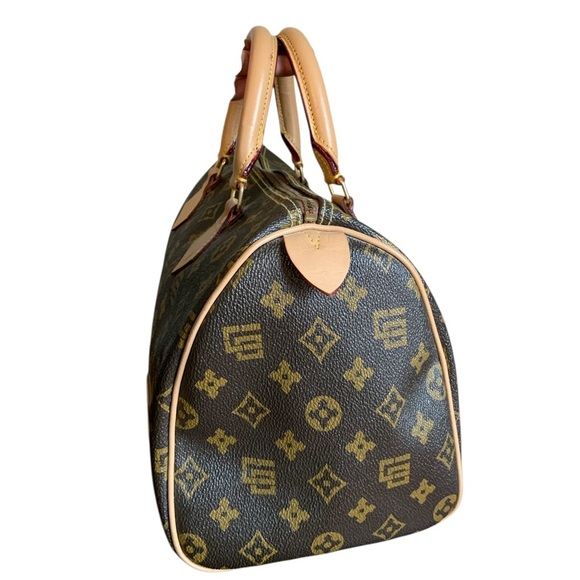 Leather Elegant Brown Monogram Duffel Bag - Picture 4 of 14